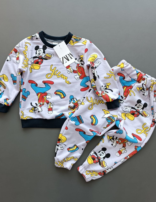 %100 Pamuk 2 İplik Şardonsuz Barbie Baskılı Eşofman Takımı %100 Pamuk 2 İplik Şardonsuz Barbie Baskılı Eşofman Takımı